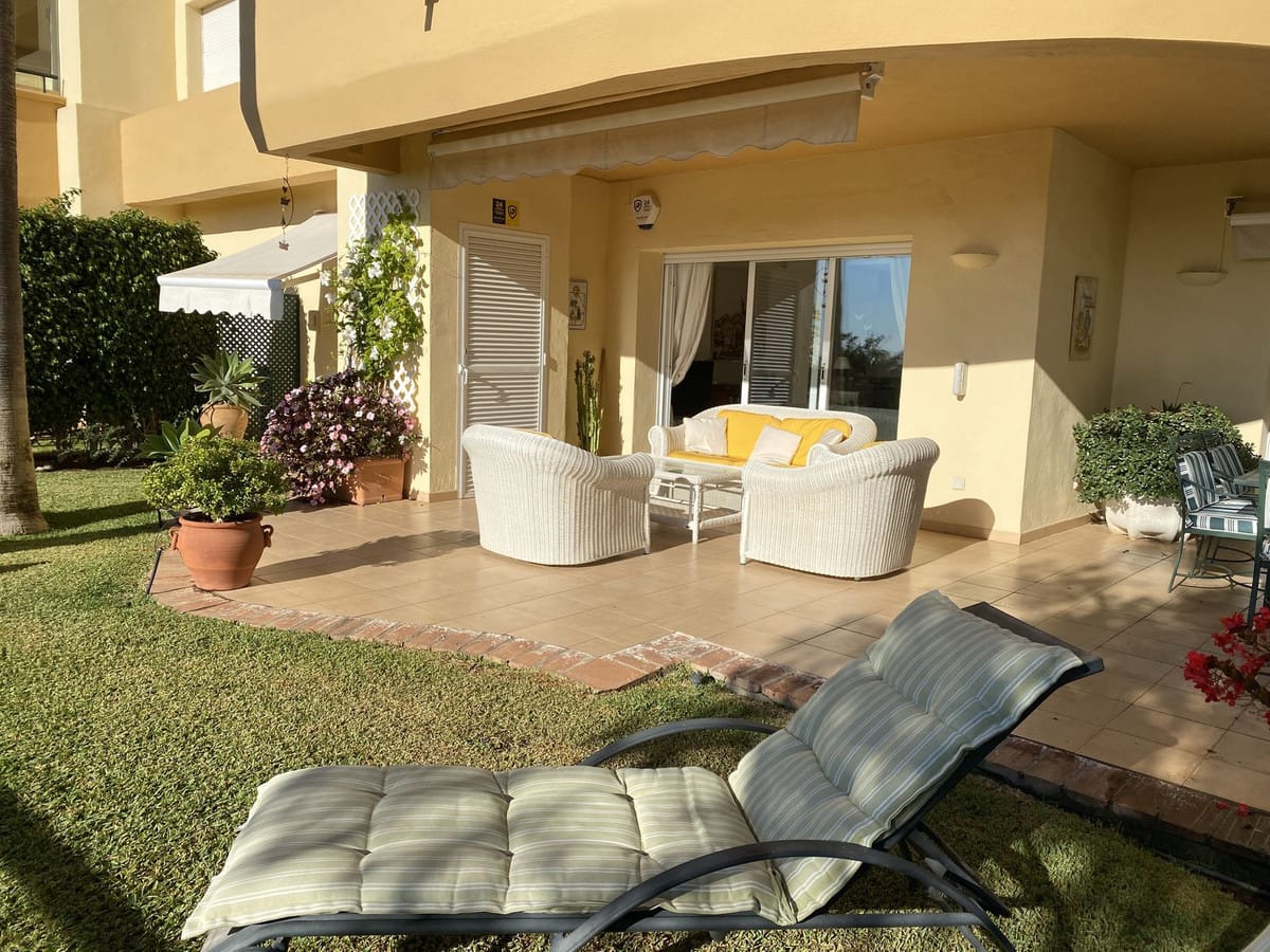 Drie-slaapkamer appartement in Elviria in Elviria - foto 2