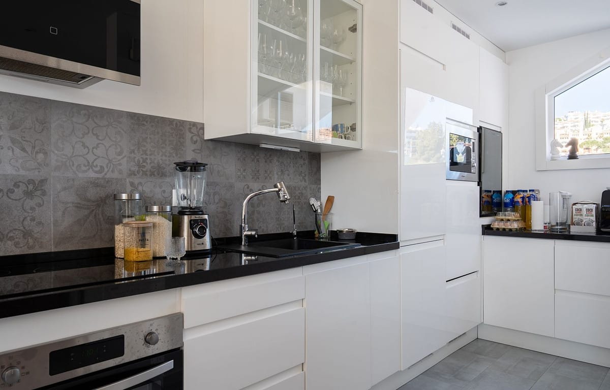 Drie-slaapkamerwoning in Calahonda met zeezicht in Calahonda - foto 20