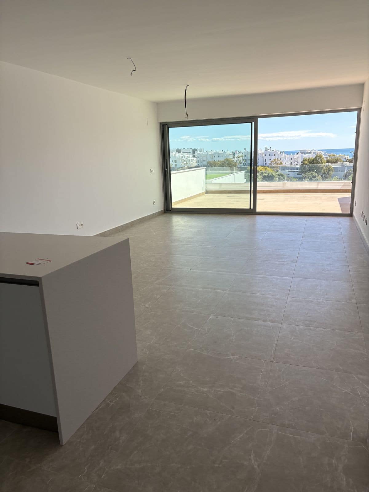 Nieuwbouw 2-slaapkamer appartement met zeezicht in Estepona in Estepona - foto 3