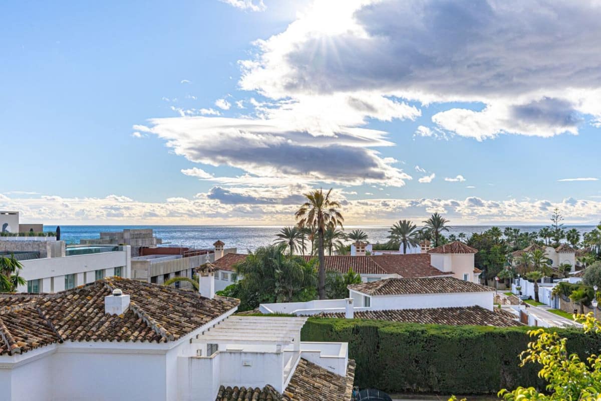 Villa 5 slaapkamers in Las Chapas, Marbella — R5255731 in Las Chapas - foto 4