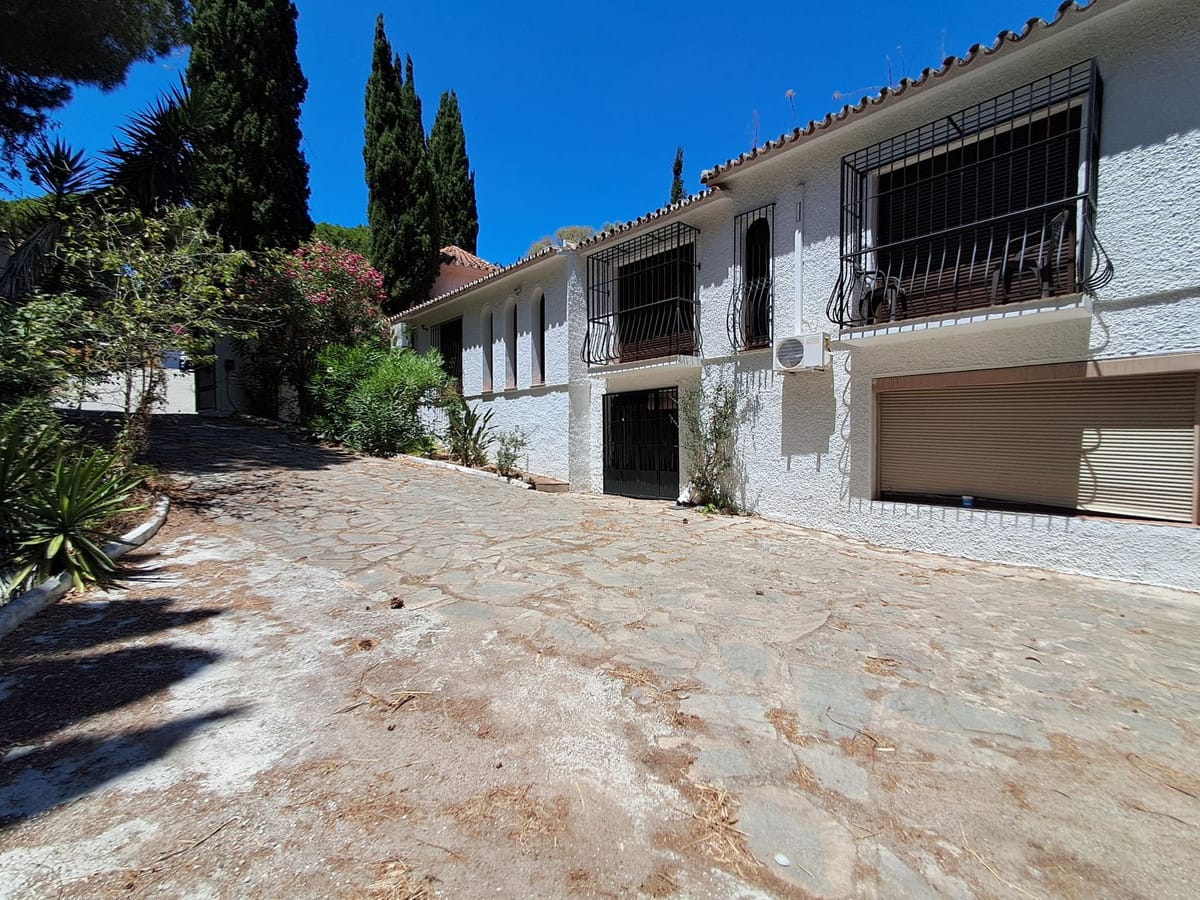 Villa met drie slaapkamers in Calahonda in 36.745261 - foto 11