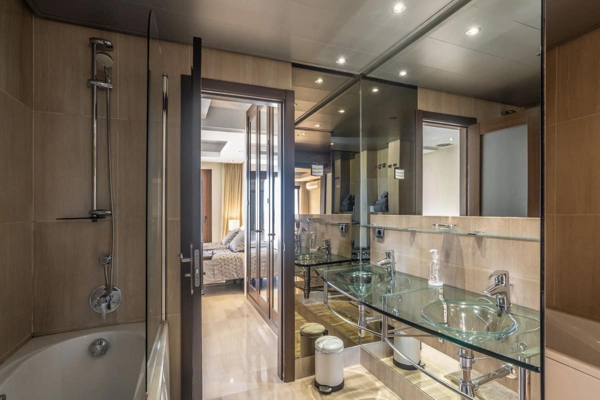 2-slaapkamer duplex penthouse aan het frontlijncomplex in New Golden Mile, Estepona in New Golden Mile - foto 16