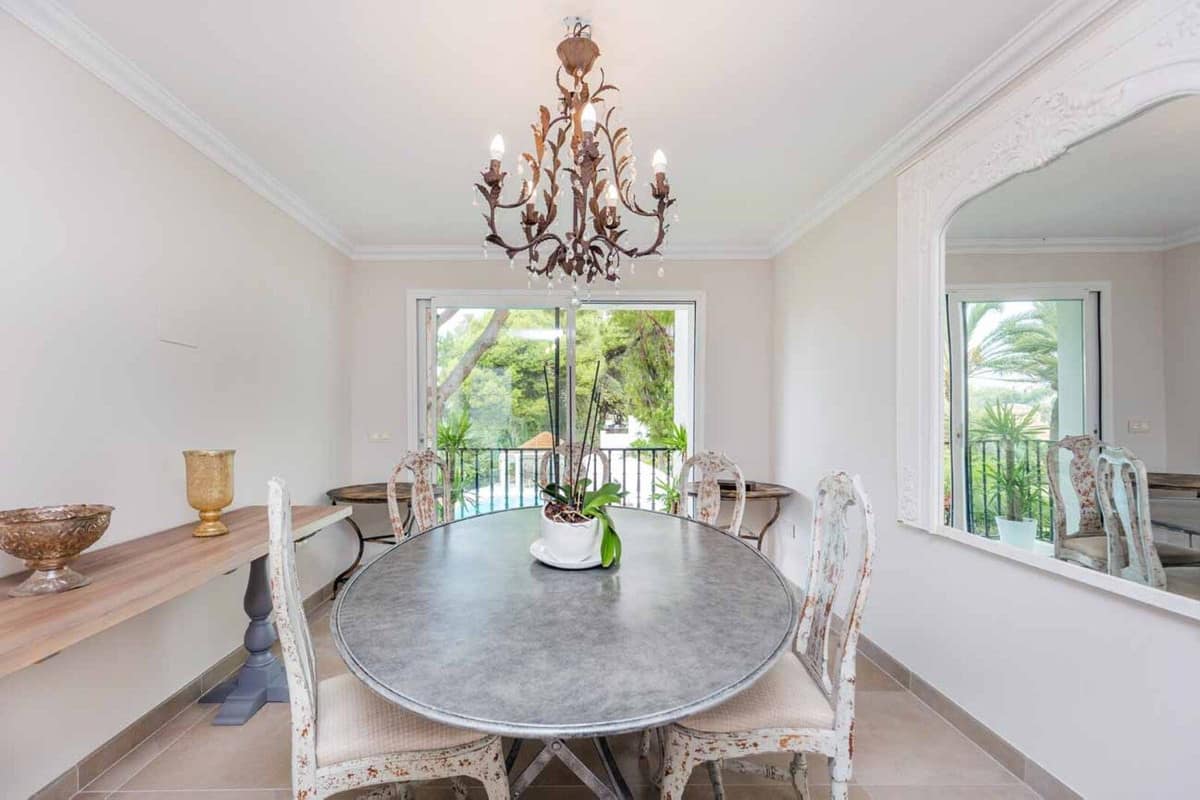 Ruime villa aan de golfbaan (frontline) te koop in Río Real, Marbella in Río Real - foto 9