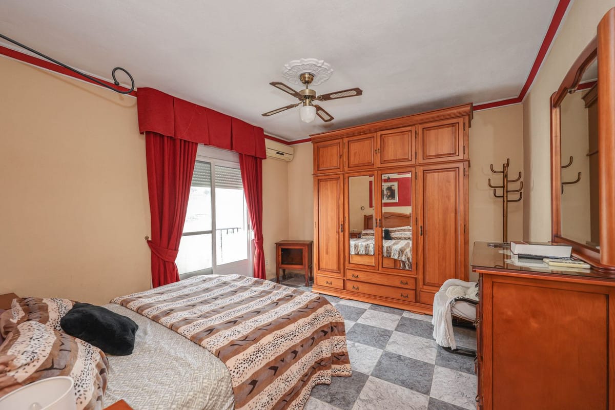 4-slaapkamer stadswoning in Tolox in Tolox - foto 12