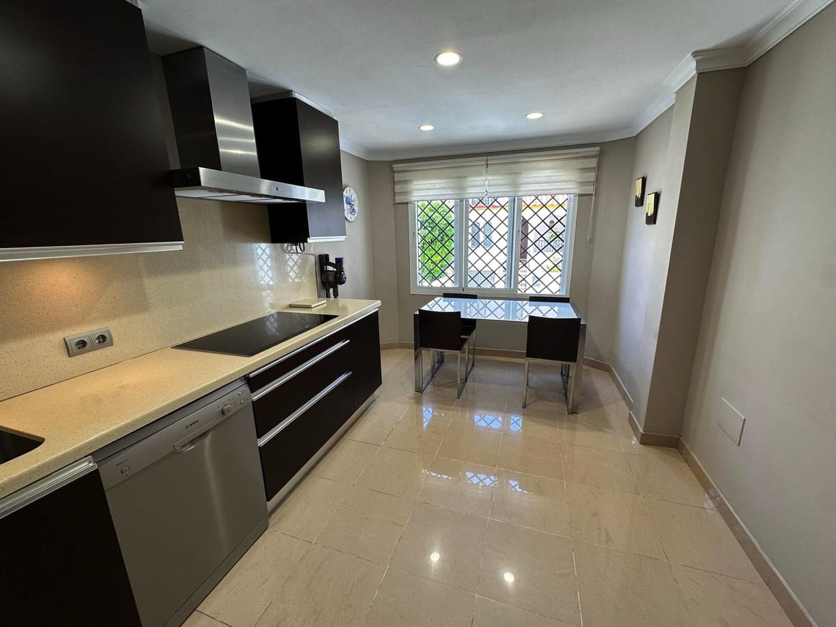 4-slaapkamer stadswoning met privégarage in Estepona – Las Mesas in Estepona - foto 5