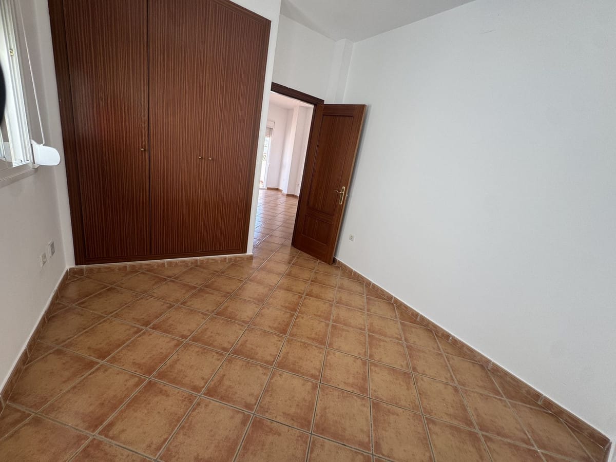 1 bedroom Apartment in Estepona in Estepona - foto 7