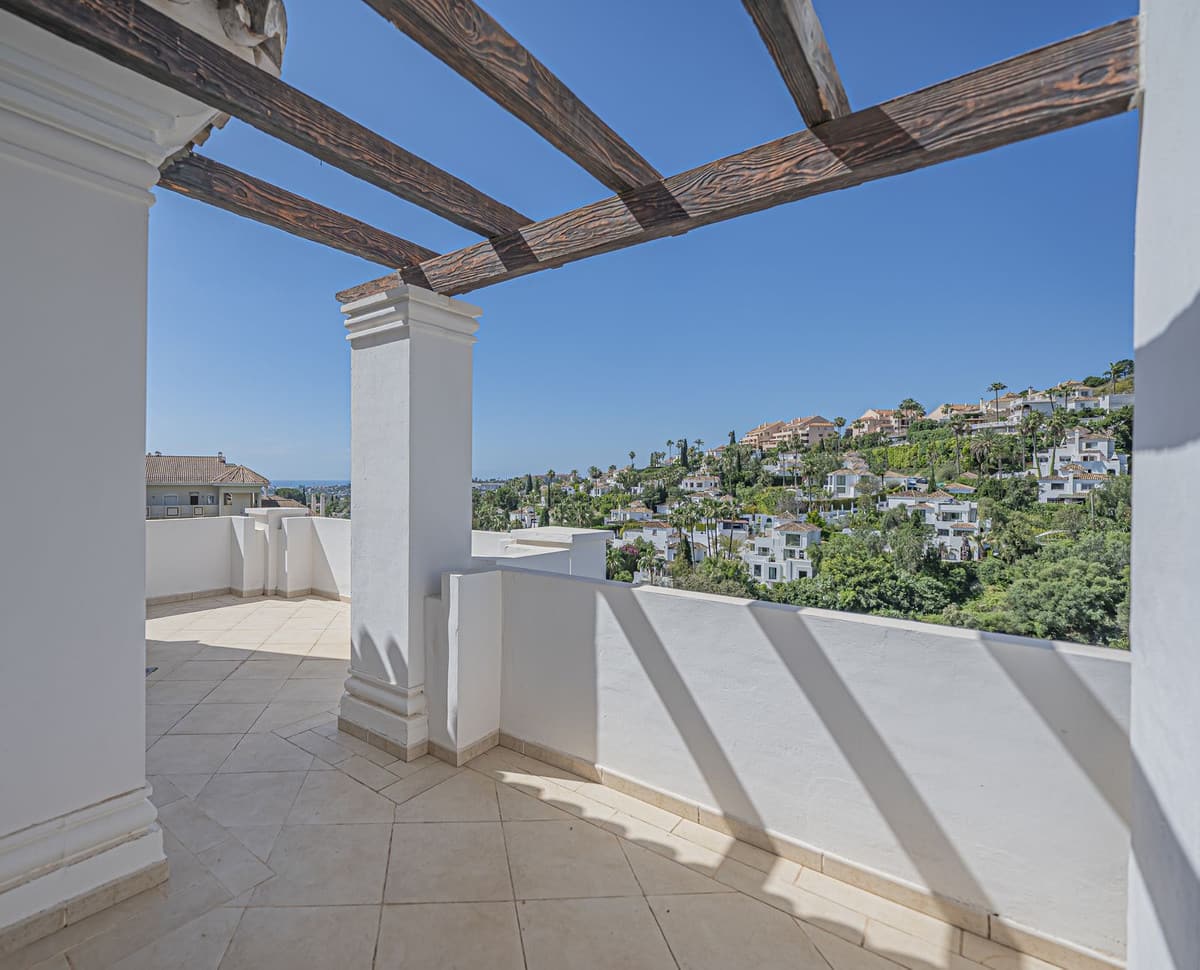 Penthouse met 2 slaapkamers in Nueva Andalucía in Nueva Andalucía - foto 16