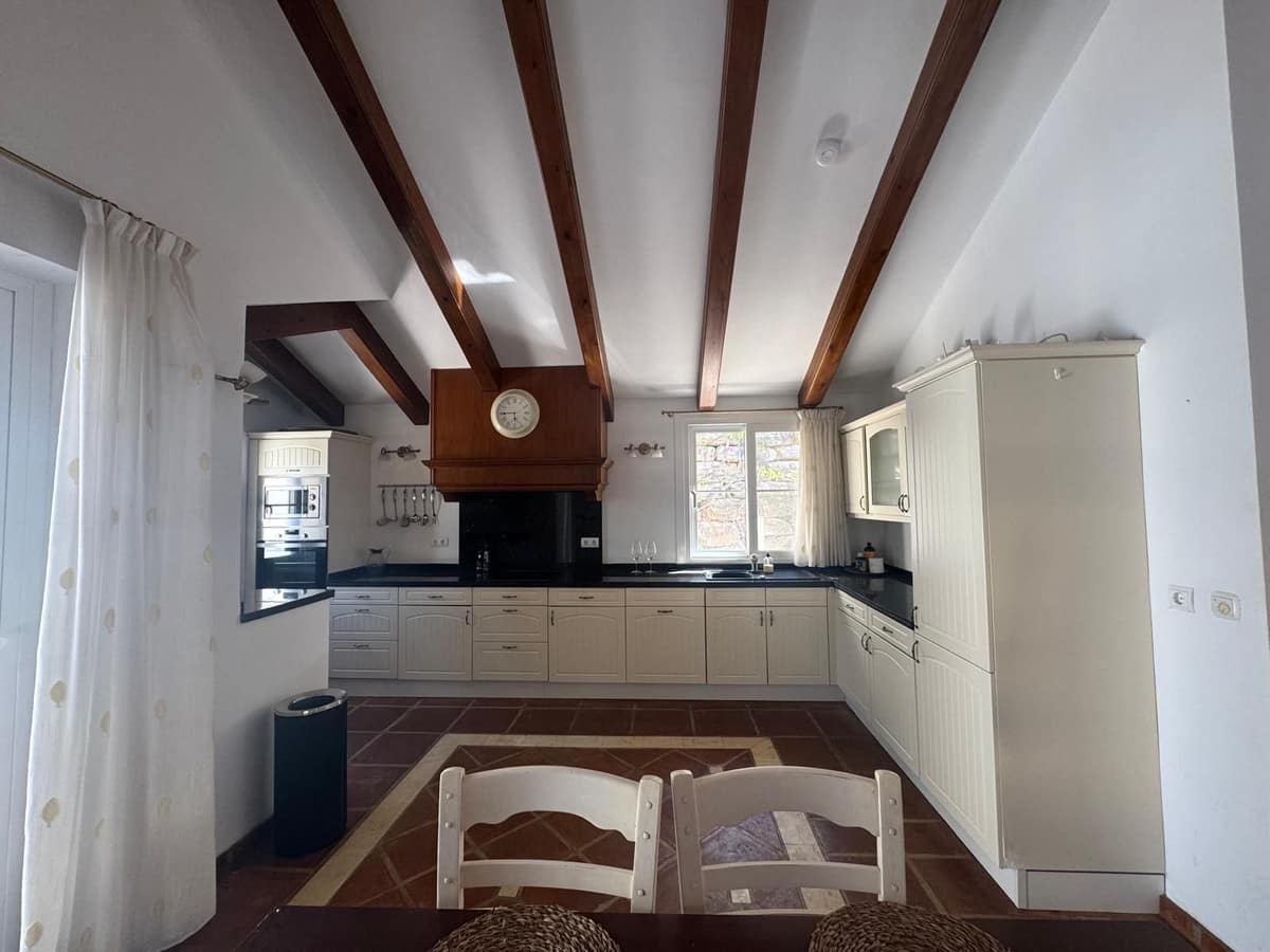 3-slaapkamer villa in Istán met panoramisch uitzicht in Sierra Blanca Country Club in Istán - foto 11