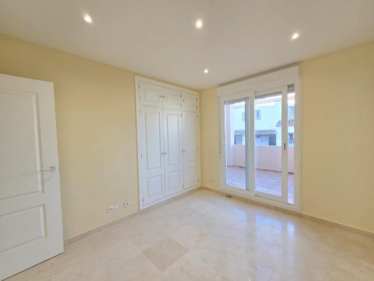 Drie-slaapkamer appartement in La Duquesa (Duquesa Fairways) in La Duquesa - foto 10