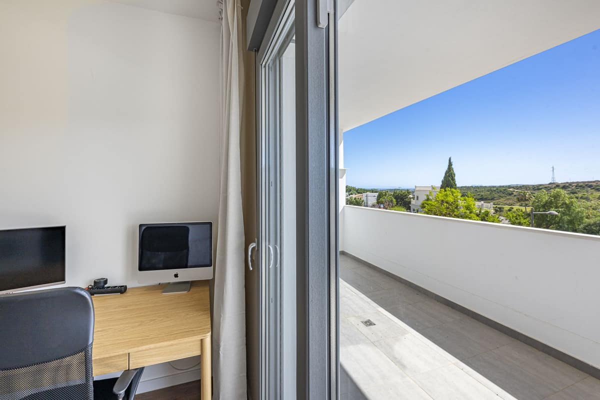 2 bedroom Apartment in Estepona in Estepona - foto 4