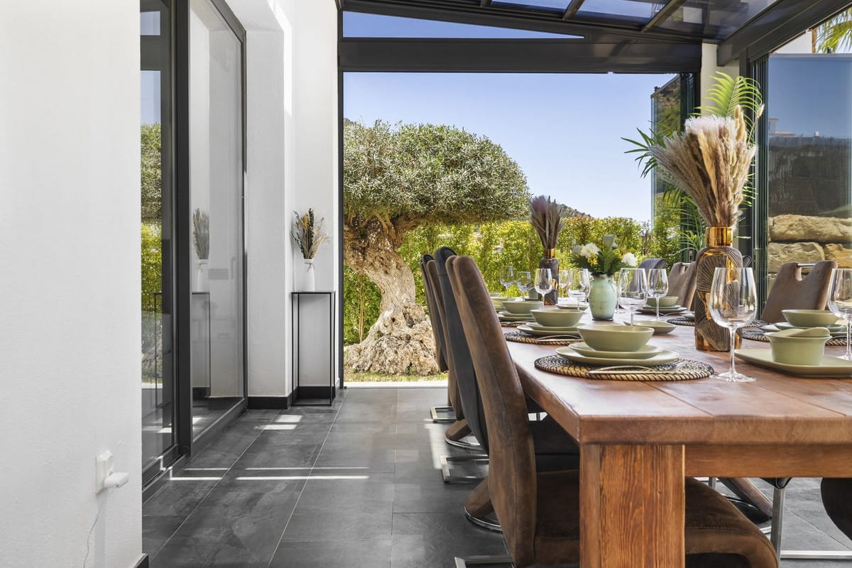 Villa Yara te koop in Mijas | Hedendaagse villa met cinema, sauna, zwembad en bergzicht in Mijas - foto 17