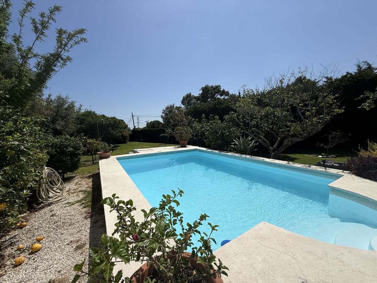 2-slaapkamer finca met privéperceel en zwembad in Estepona in Estepona - foto 2