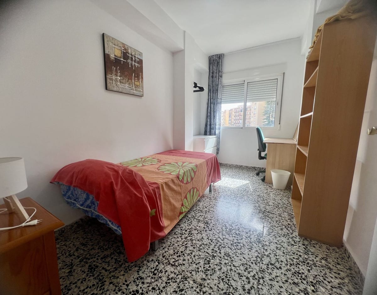 Licht 3-slaapkamerappartement in Málaga historisch centrum – ideaal voor studenten en lange termijn wonen in Málaga - foto 15