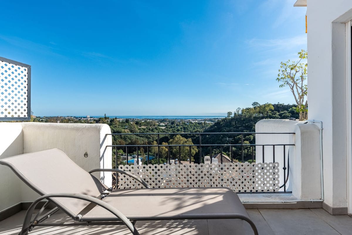 2-slaapkamer penthouse met panoramisch zeezicht in Los Almendros, Benahavís in Los Almendros - foto 11