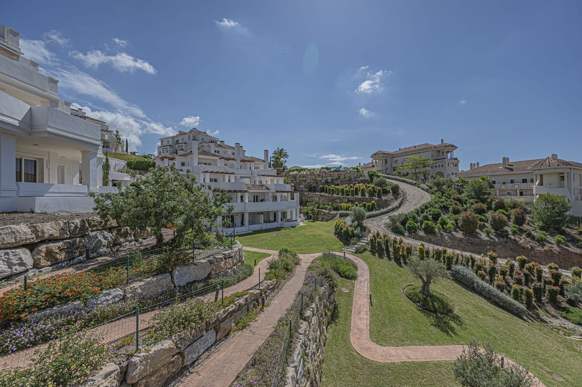 Penthouse met 2 slaapkamers in Nueva Andalucía in Nueva Andalucía - foto 2