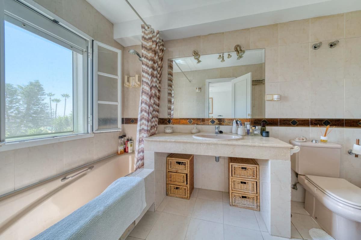 Drie-slaapkamerwoning in Estepona in Estepona - foto 13