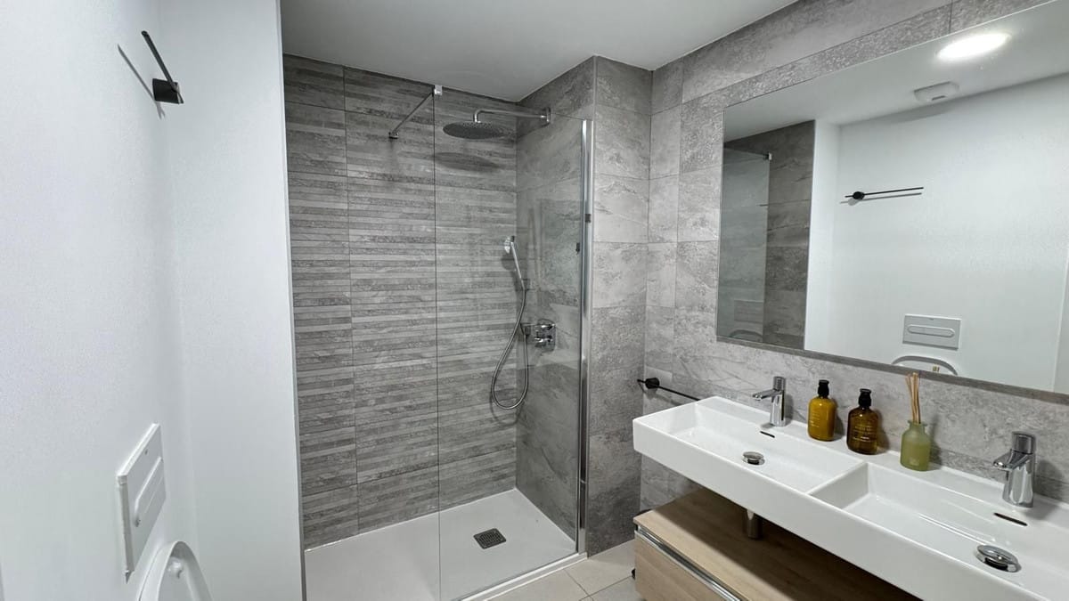 Drie-slaapkamer-appartement met zeezicht in Las Mesas Homes, Estepona in Estepona - foto 20