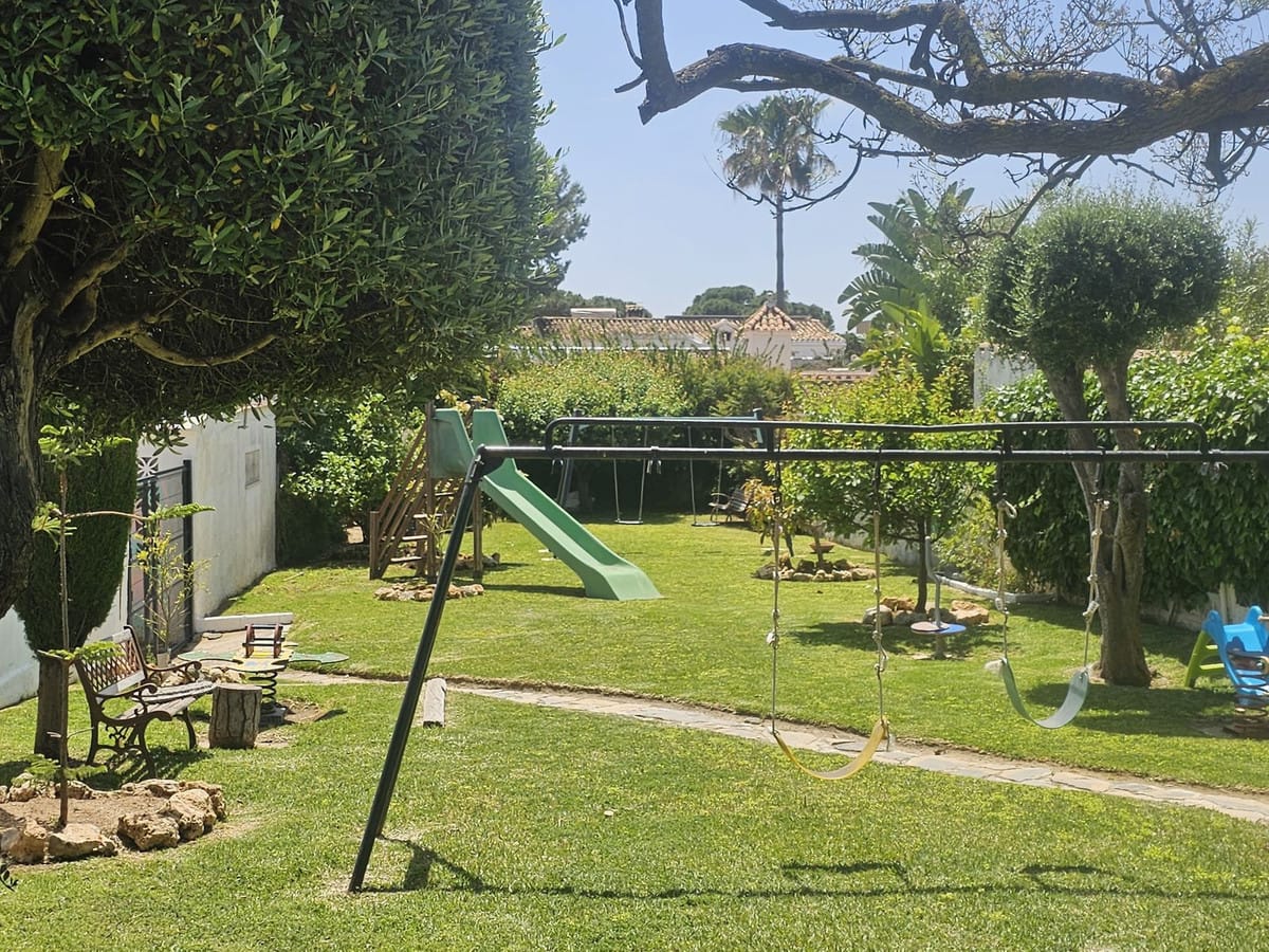 3-slaapkamer villa in Calypso, Mijas Costa — dichtbij het strand in Calypso - foto 9