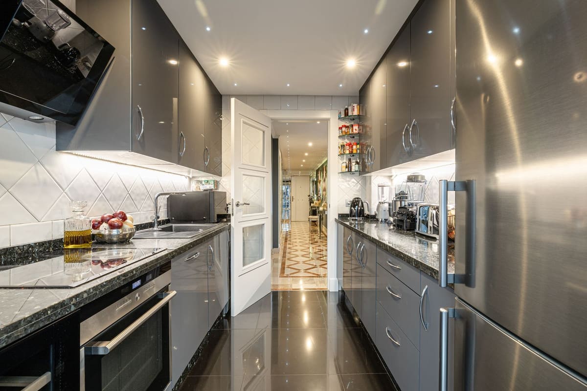 Elegant 2-slaapkamerappartement op loopafstand van het iconische Puerto Banús – Marbella in Nueva Andalucía - foto 16