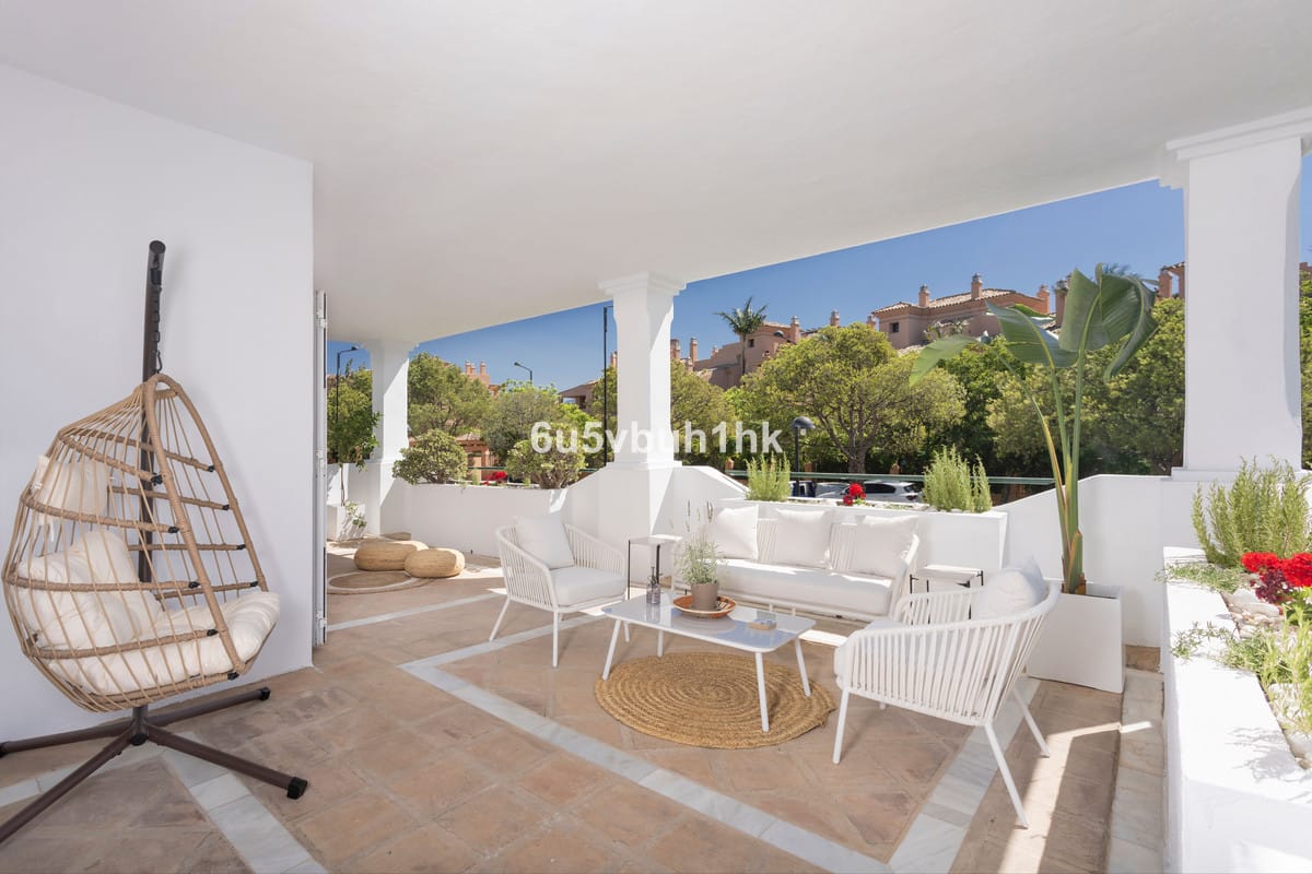 Drie-slaapkamer appartement in Estepona in Estepona - foto 17