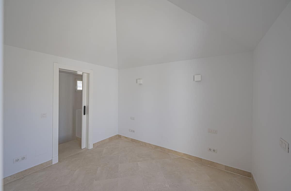 Penthouse met 2 slaapkamers in Nueva Andalucía in Nueva Andalucía - foto 19