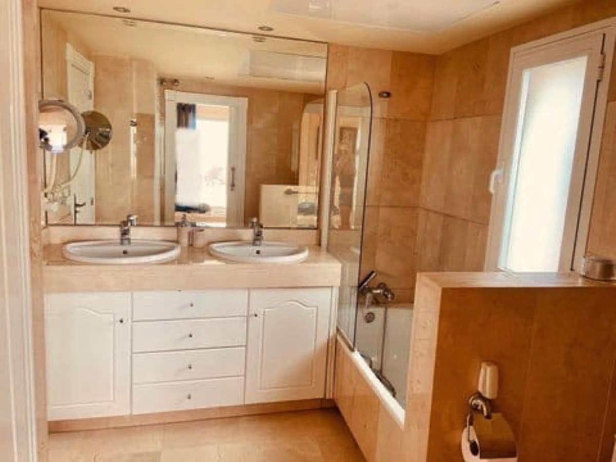 2-slaapkamer appartement aan het strand in Estepona in Estepona - foto 8