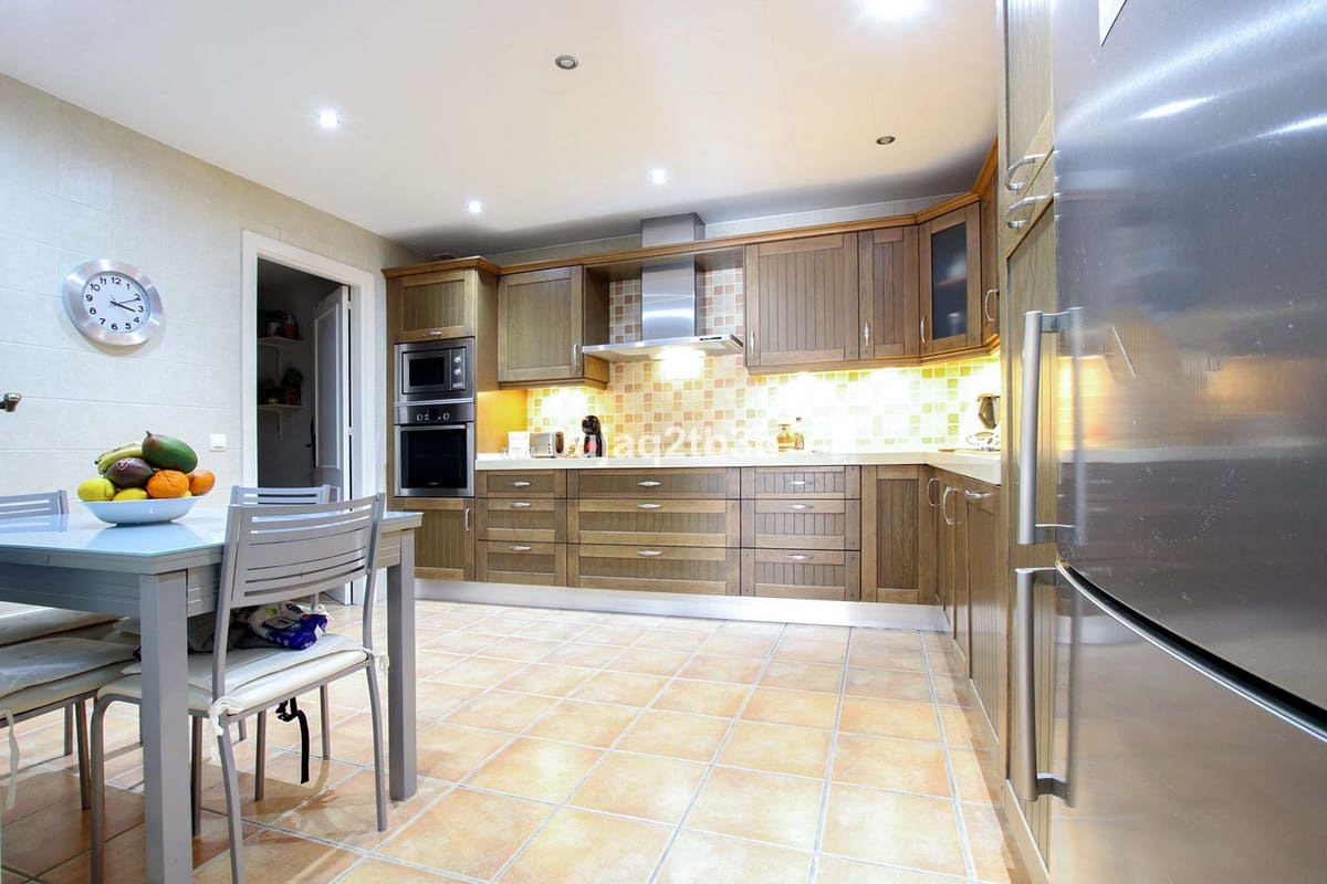 Drie-slaapkamer appartement in Nueva Andalucía nabij Puerto Banús in Nueva Andalucía - foto 3