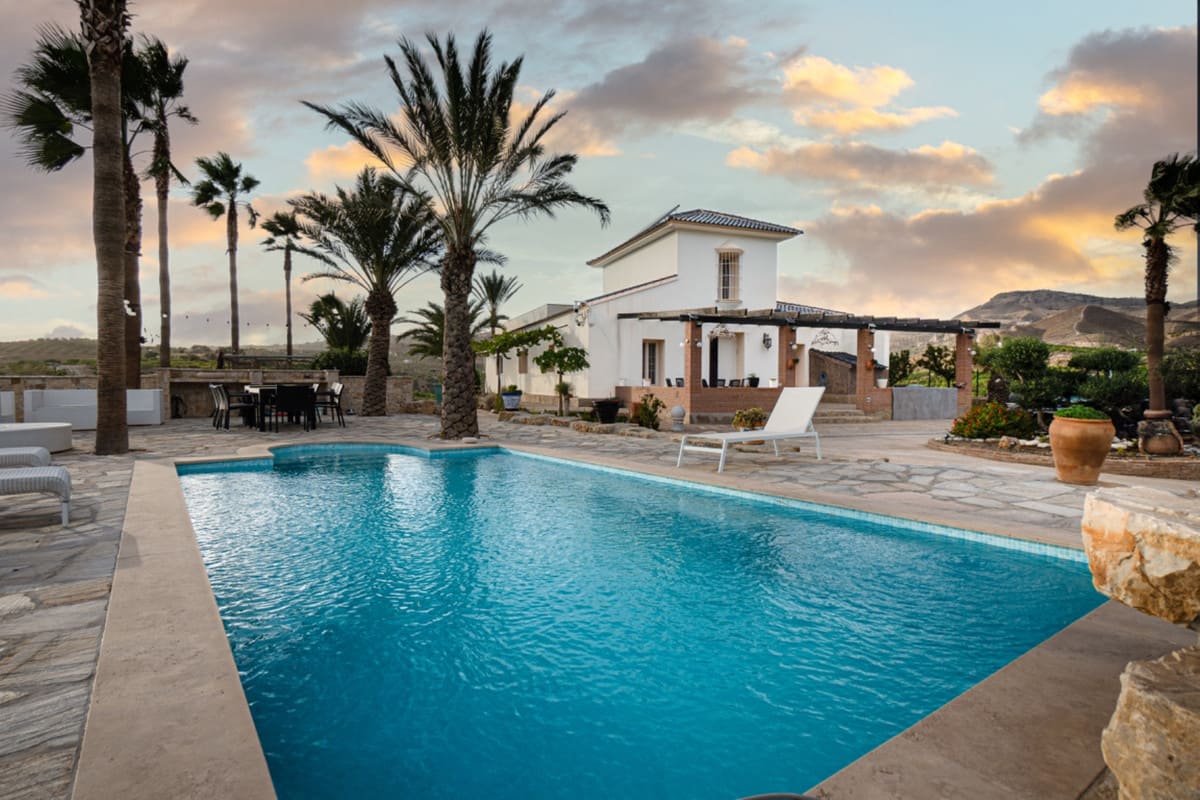 Finca met 4 slaapkamers in Pizarra in Pizarra - foto 6