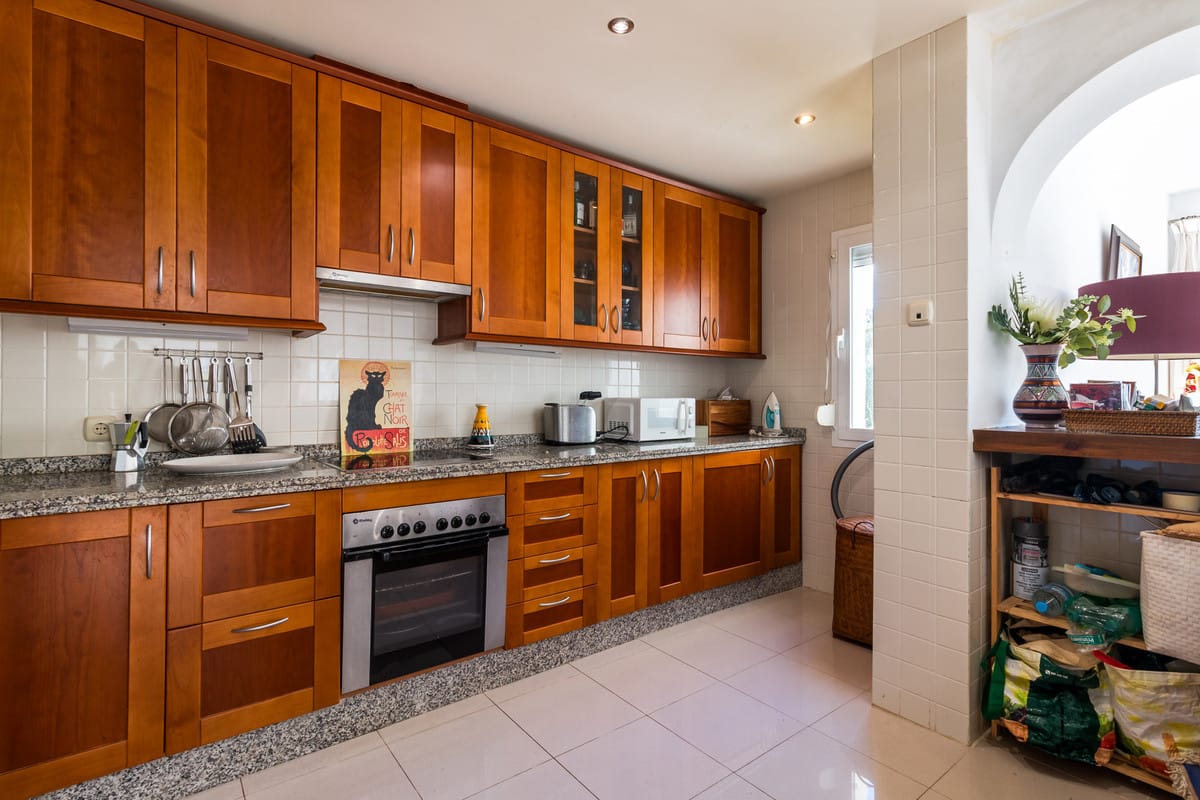 Drie slaapkamers stadswoning in Istán in Istán - foto 6