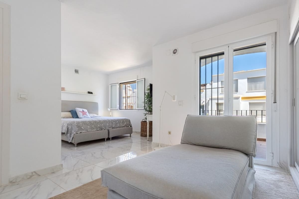 Vijf-slaapkamer stadswoning aan Marbella’s Golden Mile in The Golden Mile - foto 7