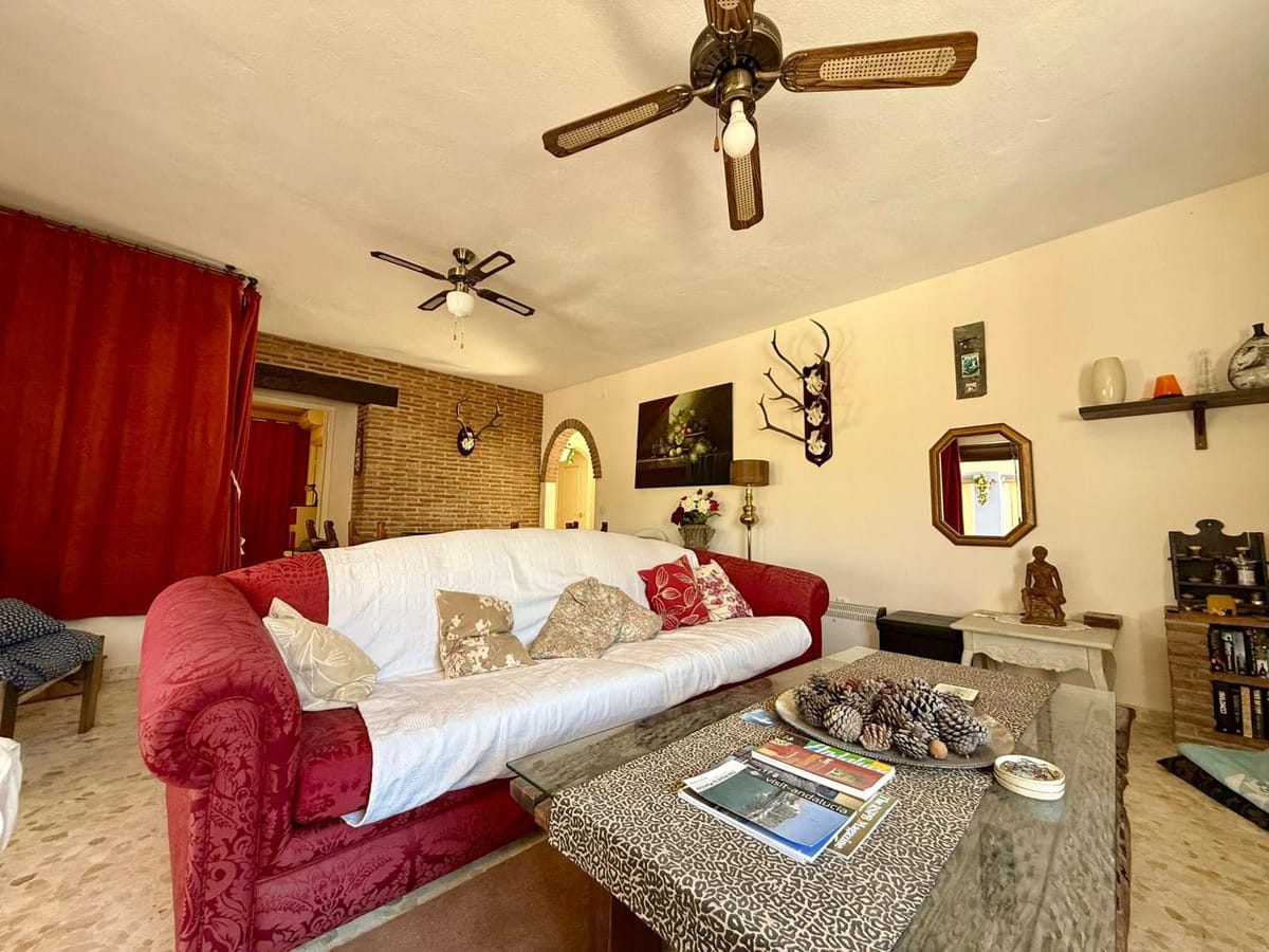 3-slaapkamer villa in Estepona met privézwembad en golfzicht in Estepona - foto 8