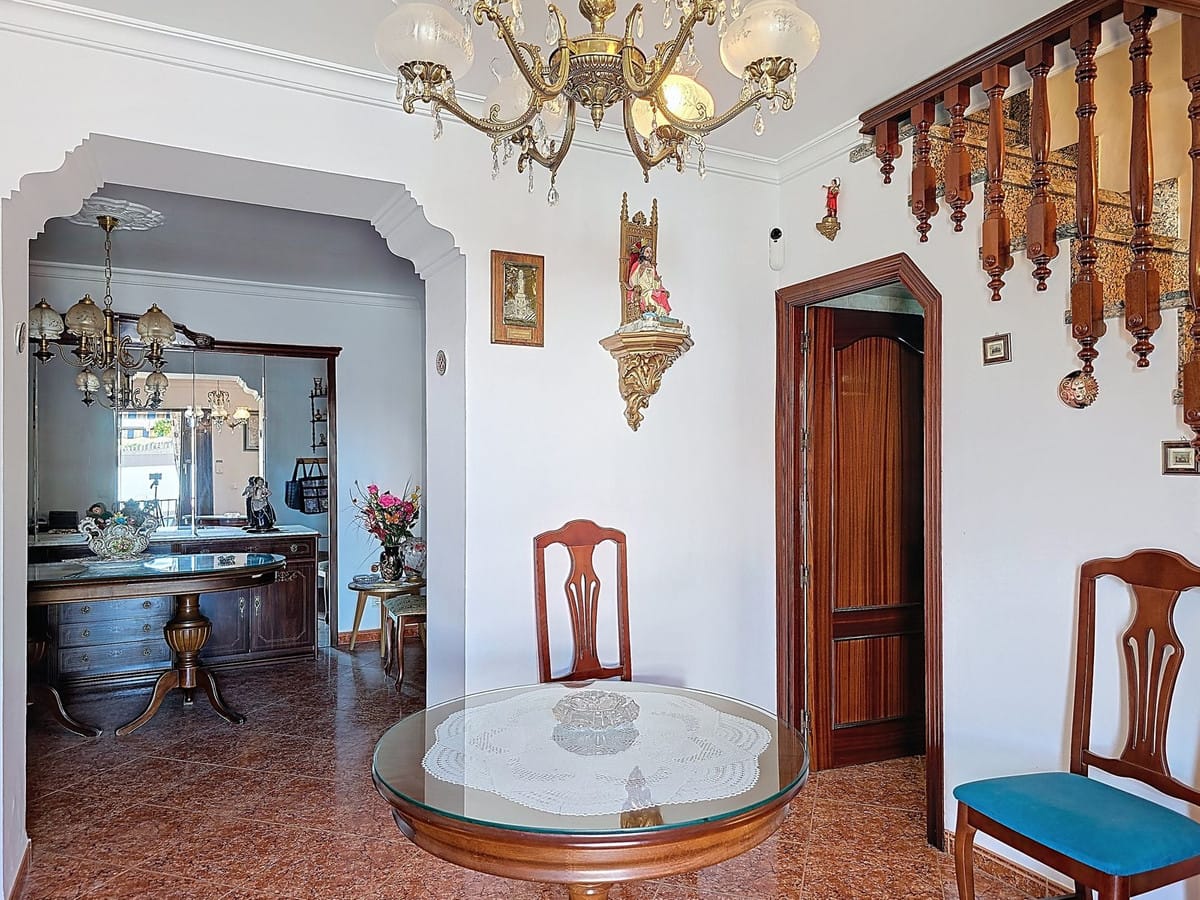 Drie-slaapkamer stadswoning van 196 m² in Cómpeta in Cómpeta - foto 6