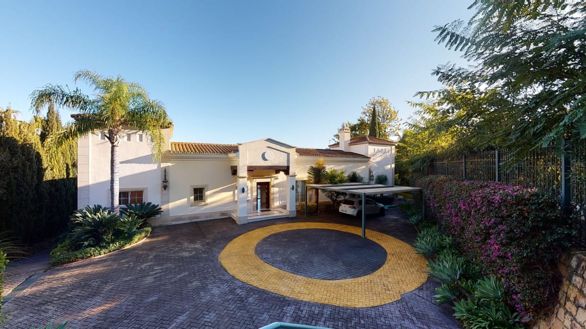 7-slaapkamer villa aan de golfbaan in Los Arqueros in Los Arqueros - foto 13