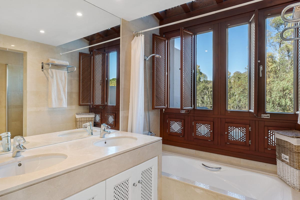 Drie-slaapkamer duplexpenthouse in Nueva Andalucía, Marbella in Nueva Andalucía - foto 18