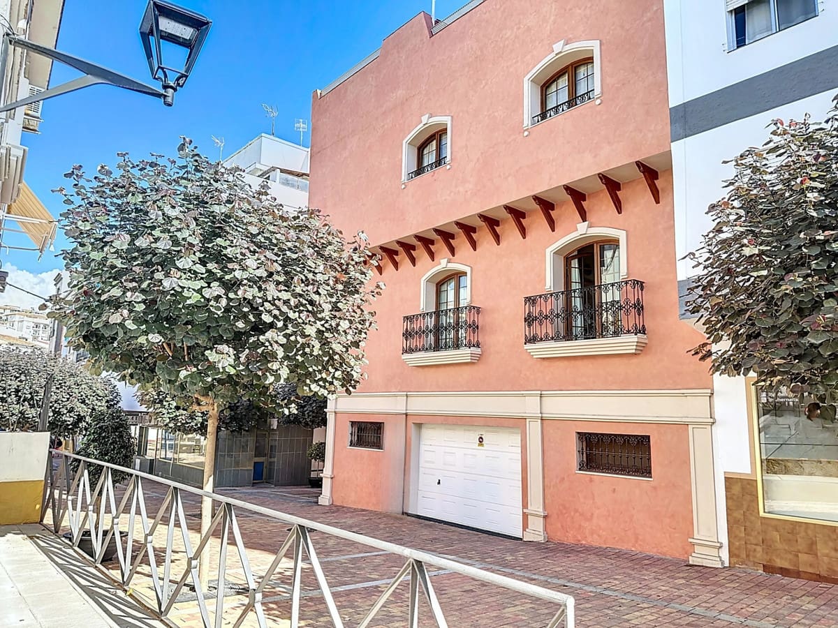7-slaapkamer stadswoning in Estepona in Estepona - foto 3