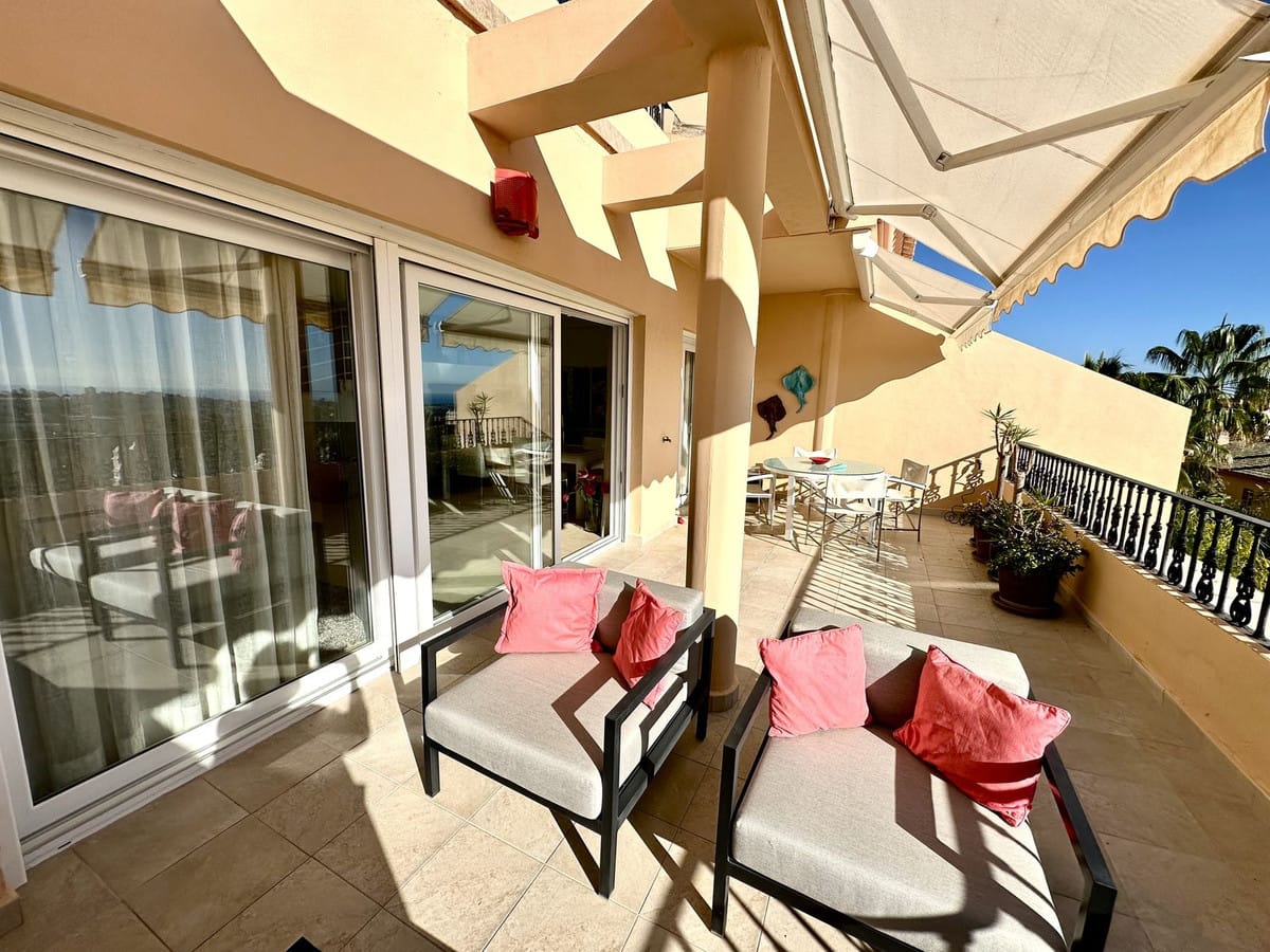 Penthouse met 2 slaapkamers in Nueva Andalucía in Nueva Andalucía - foto 16