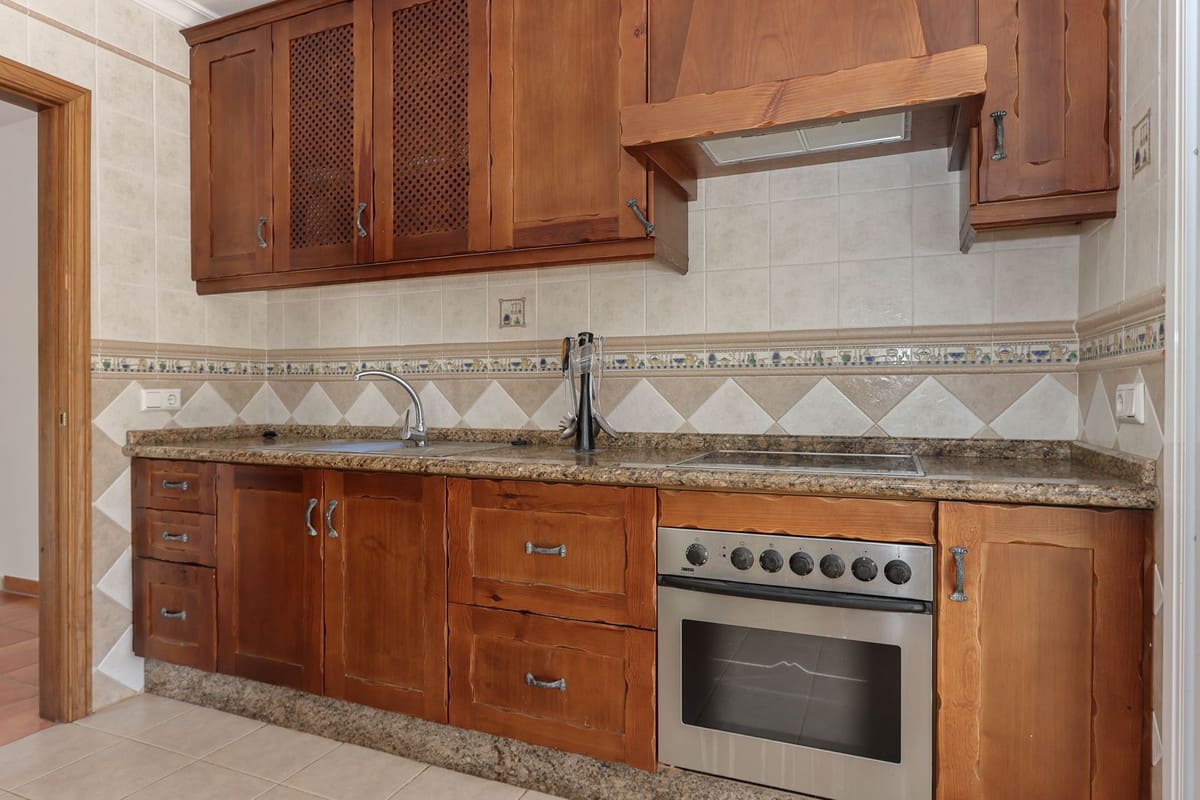 Huis met 3 slaapkamers in Guaro in Guaro - foto 3