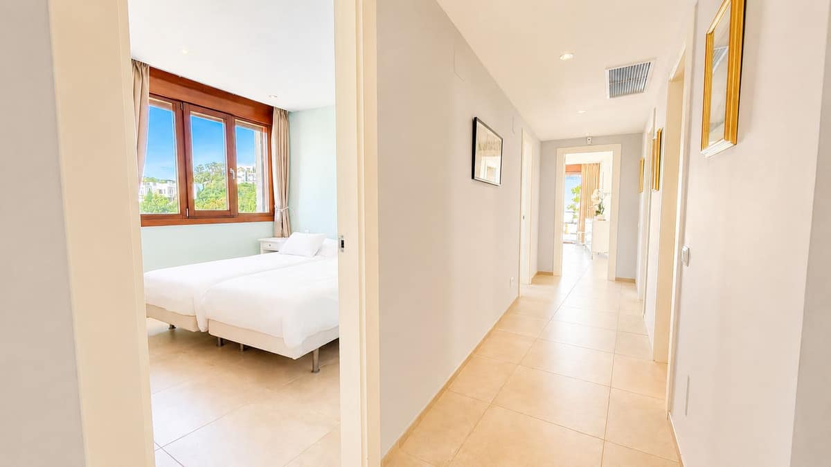 Penthouse met panoramisch zeezicht in Altos de los Monteros, Marbella in Altos de los Monteros - foto 9