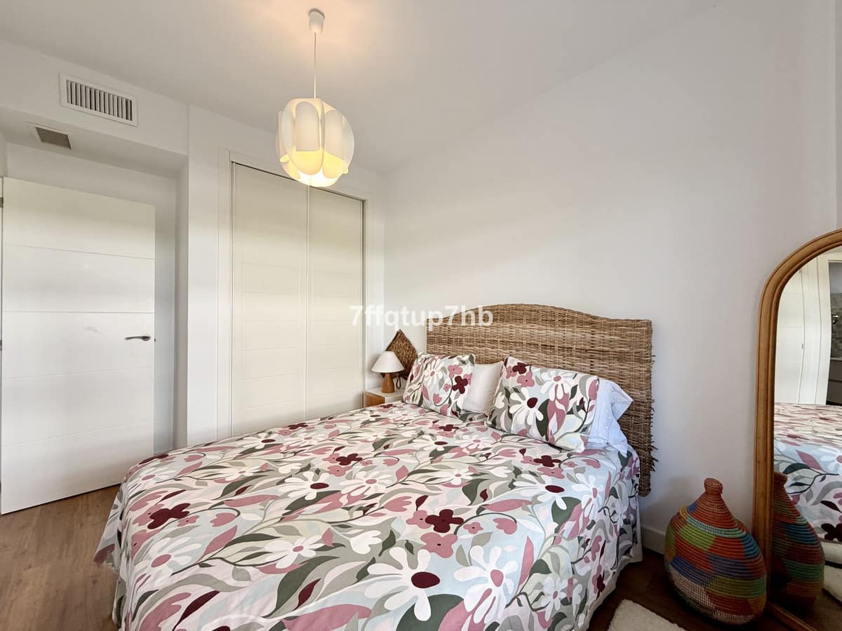 Drie-slaapkamer appartement in Estepona in Estepona - foto 15