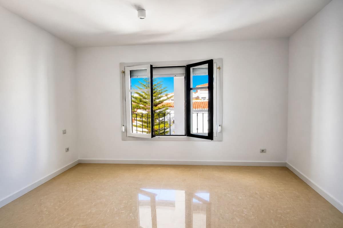 1 bedroom Apartment in San Luis De Sabinillas in San Luis de Sabinillas - foto 4