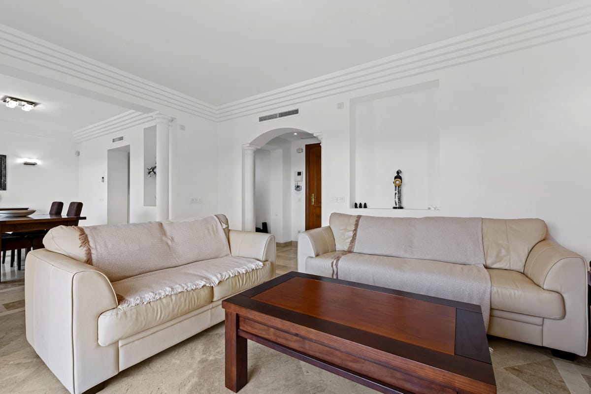 Drie-slaapkamer penthouse in Casares Playa in Casares Playa - foto 16