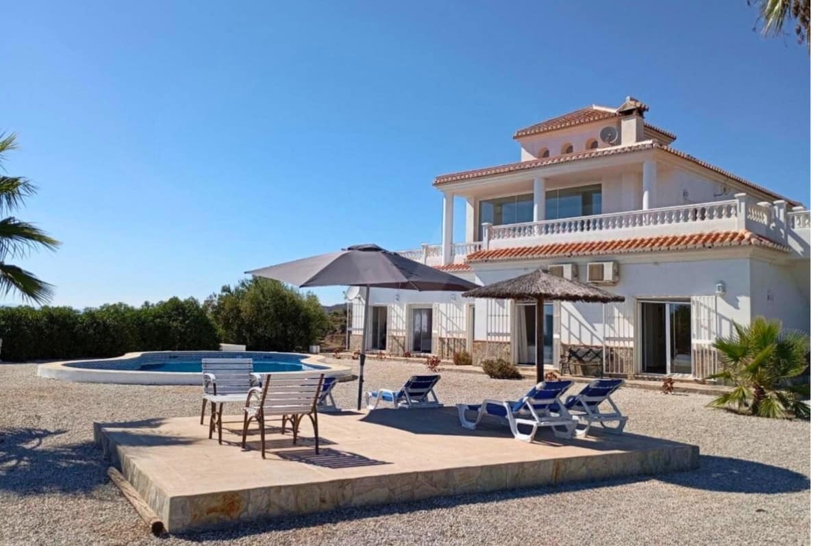 4-slaapkamer villa in Sayalonga met panoramisch uitzicht in Sayalonga - foto 6