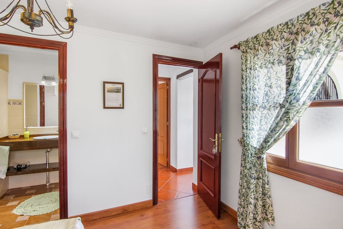 Finca met 6 slaapkamers en Bed & Breakfast-optie in Canillas de Albaida, Málaga in Canillas de Albaida - foto 15