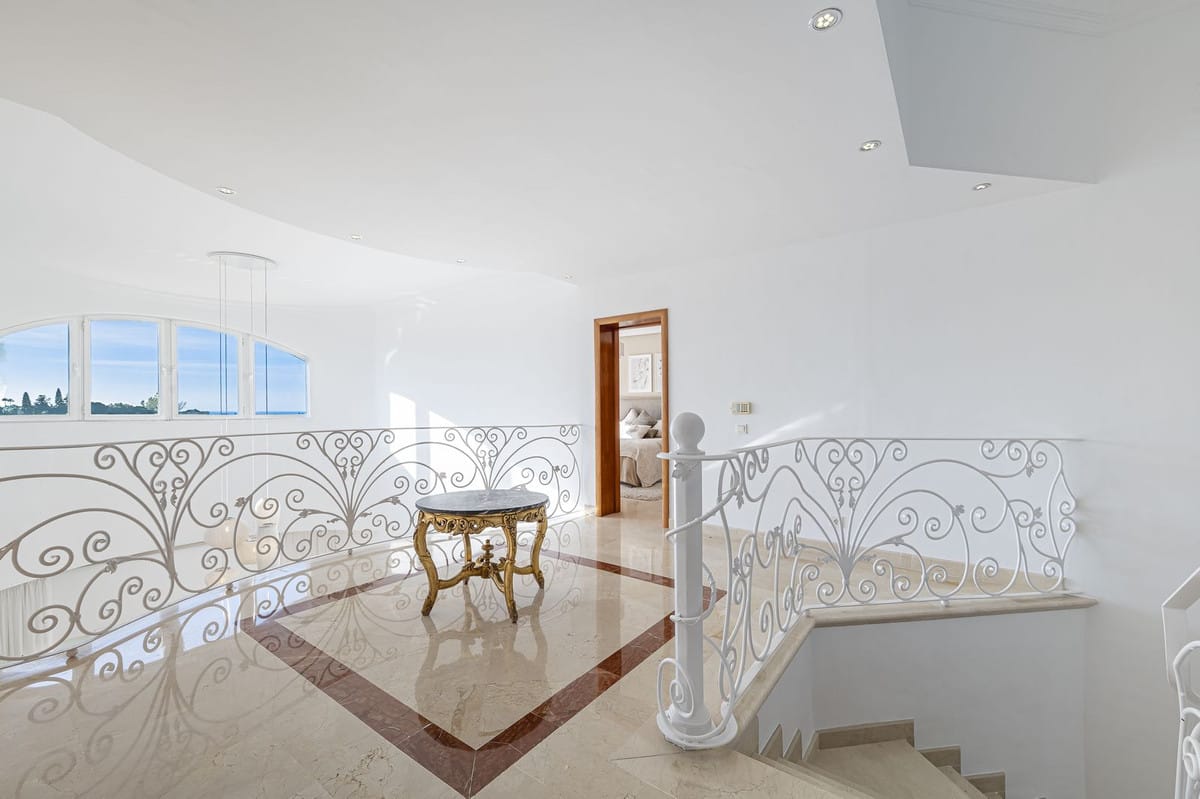 Villa met 7 slaapkamers in Nueva Andalucía in Nueva Andalucía - foto 18