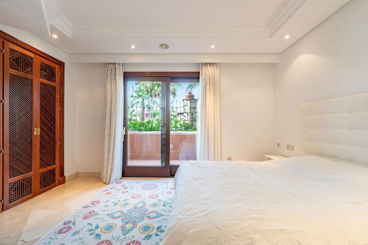 3-slaapkamer appartement aan het strand met overdraagbare toeristenvergunning | New Golden Mile, Estepona in New Golden Mile - foto 12