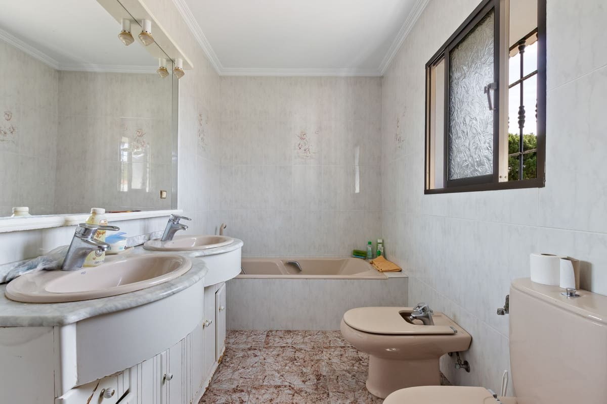 4-slaapkamerwoning in Los Pinos, Alhaurín de la Torre in Alhaurín de la Torre - foto 9