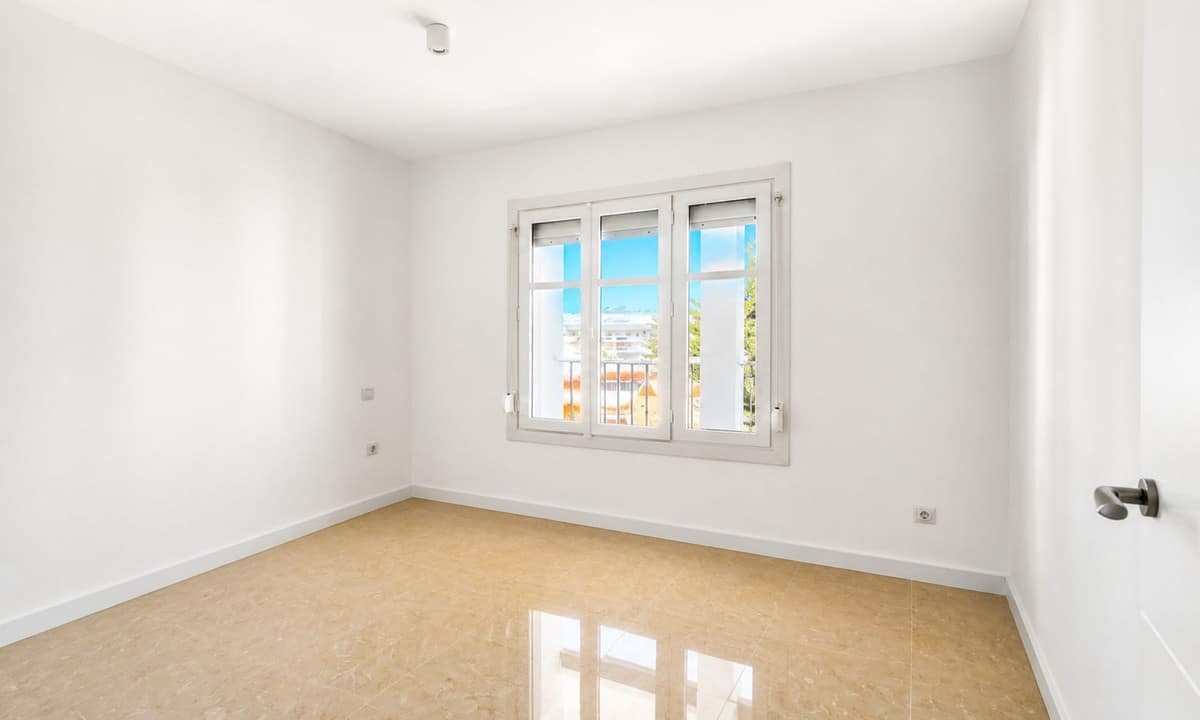 1 bedroom Apartment in San Luis De Sabinillas in San Luis de Sabinillas - foto 2