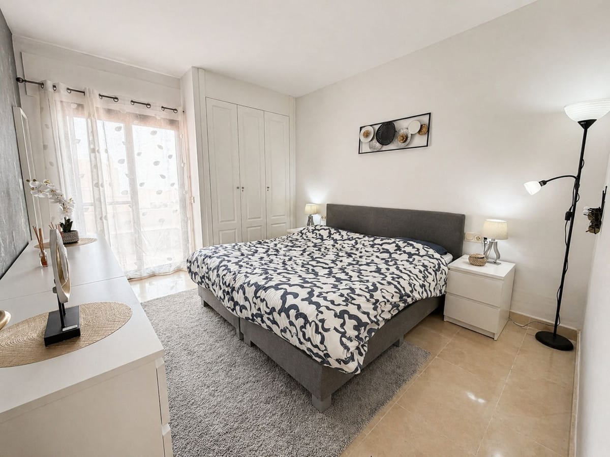 Drie-slaapkamerappartement in La Duquesa in La Duquesa - foto 2