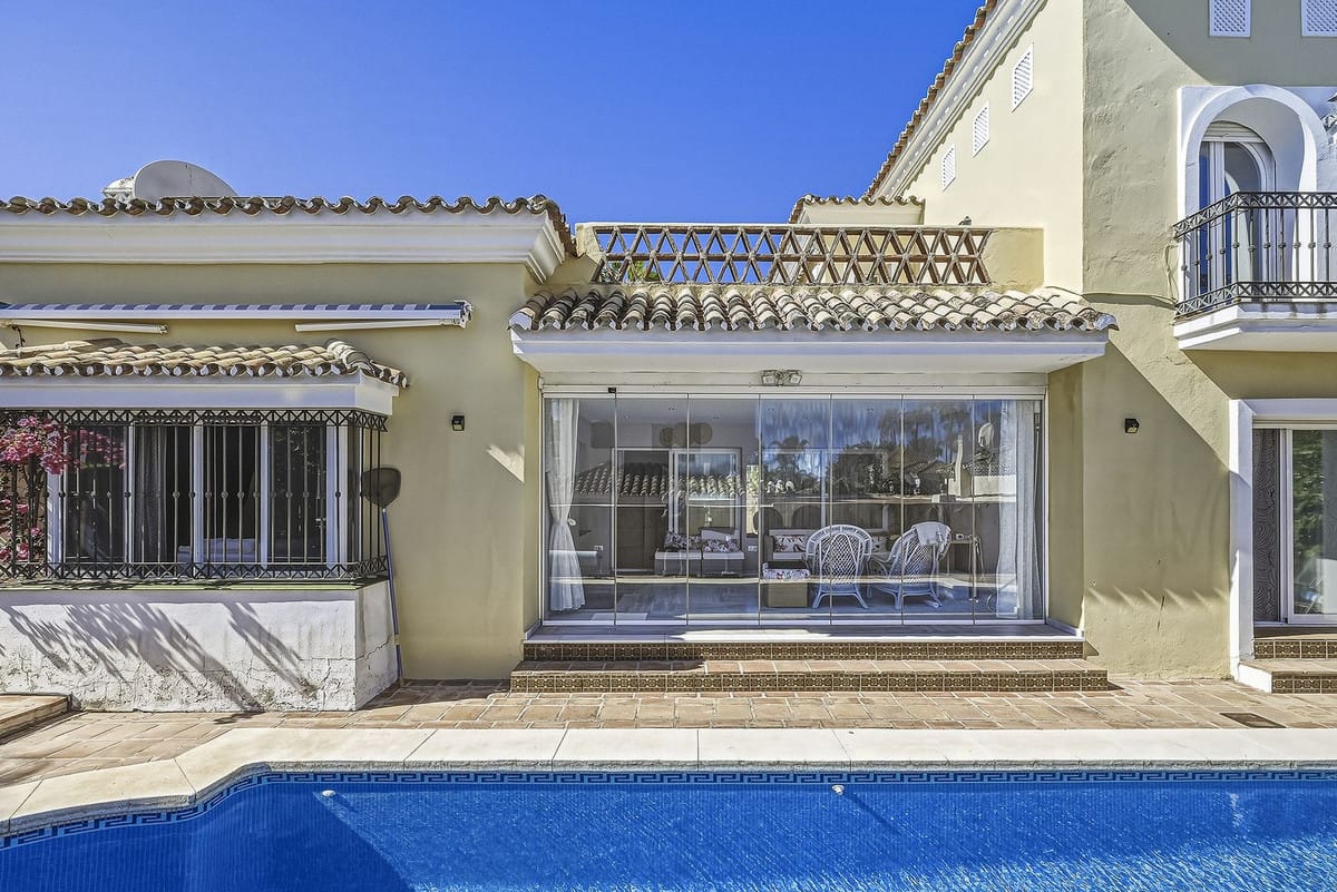 Villa met 3 slaapkamers aan het strand in Bahía de Marbella in Bahía de Marbella - foto 6