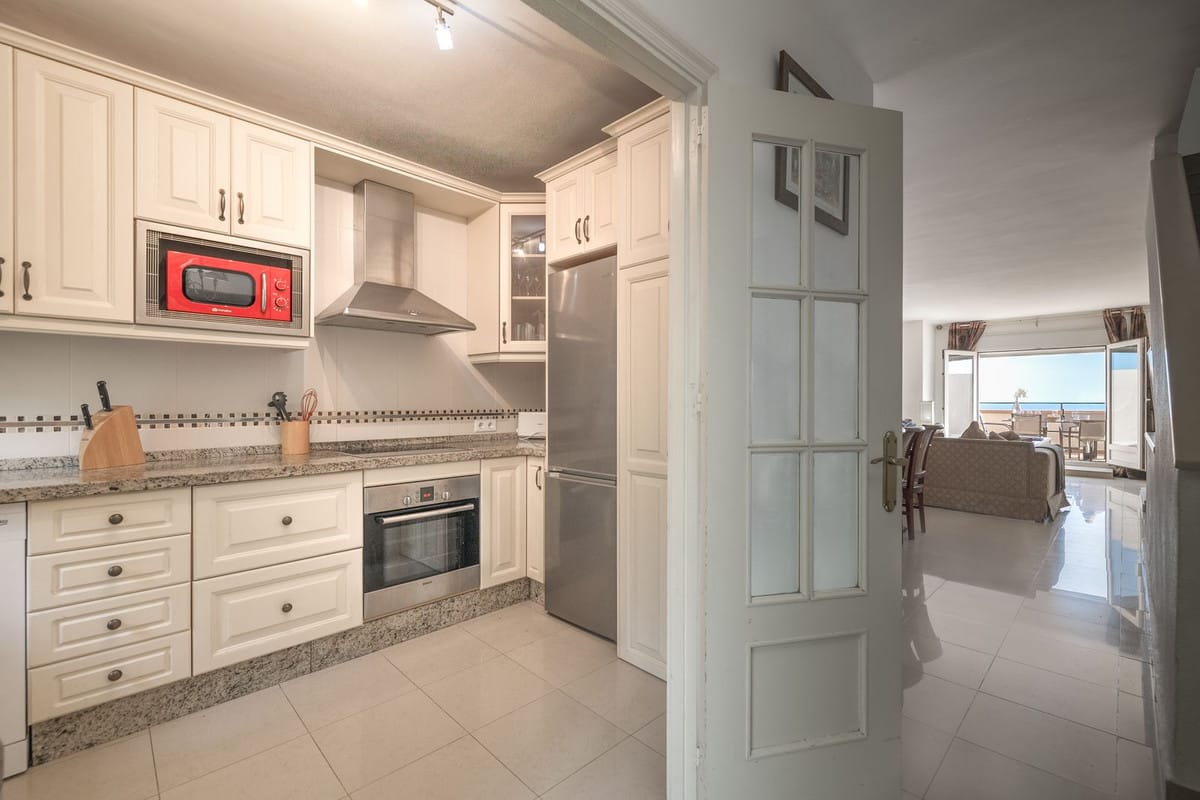 4-slaapkamerwoning aan haven en strand van Estepona in Estepona - foto 8